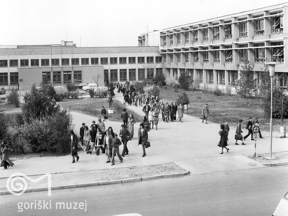 . Osnovna šola in gimnazija. &copy;Foto Pavšič, hrani Goriški muzej Kromberk - Nova Gorica