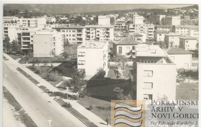.  &copy;hrani Pokrajinski arhiv v Novi Gorici - PANG 667 Zbirke razglednic krajev Nova Gorica. 