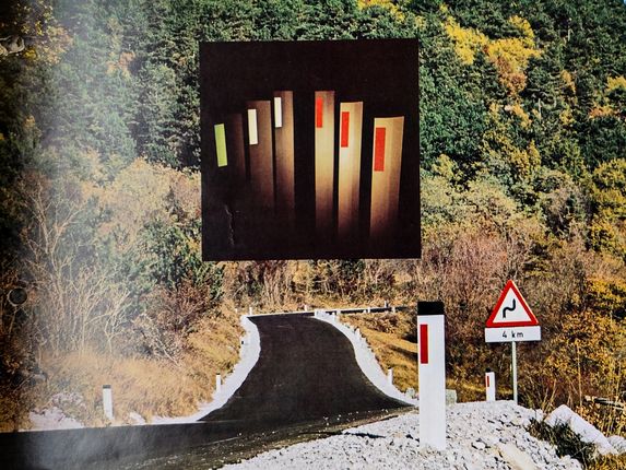 . Pomemben segment družbe je bilo tudi podjetje A+A, specializirano za izdelavo prometnih znakov ter signalizacije za turistično in športno infrastrukturo. &copy;hrani Pokrajinski arhiv v Novi Gorici - PANG 0415 Meblo Nova Gorica, t.e. 426