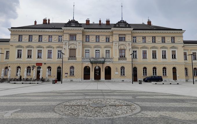 . Železniška postaja na Trgu Evrope/Piazza della Transalpina  &copy;Foto: Blaž Kosovel