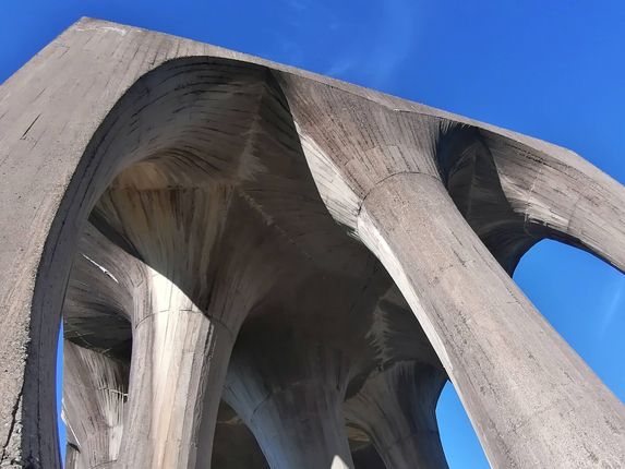 . Spomenik padlim borcem Janeza Lenassija, Ilirska Bistrica iz leta 1965 &copy;Foto: Blaž Kosovel