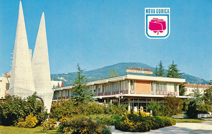 Ikarus - spomenik Edvardu Rusjanu in trgovski center, vir: Goriški muzej.  