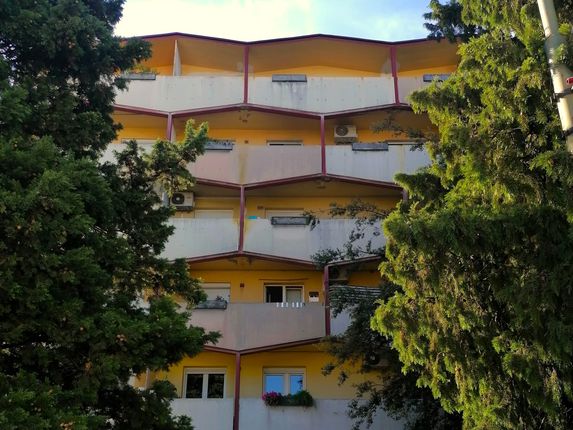 . Stanovanjski blok Čebelnjak &copy;Foto: Blaž Kosovel