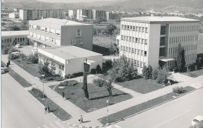 Zdravstveni dom v sedemdesetih letih. Foto: Goriški muzej, arhiv..  