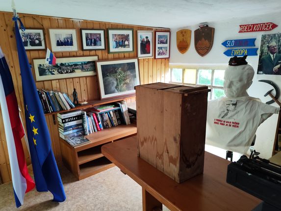 . Spomini na 20. stoletje v lokalnem muzeju. &copy;Foto: Blaž Kosovel